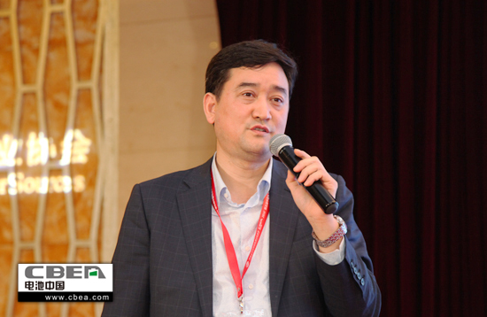 1479777709071066724.jpg 圖為當升科技陳彥彬副總經理做會議演講.jpg